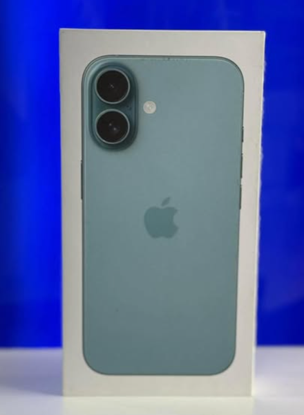 IPhone 16 Teal