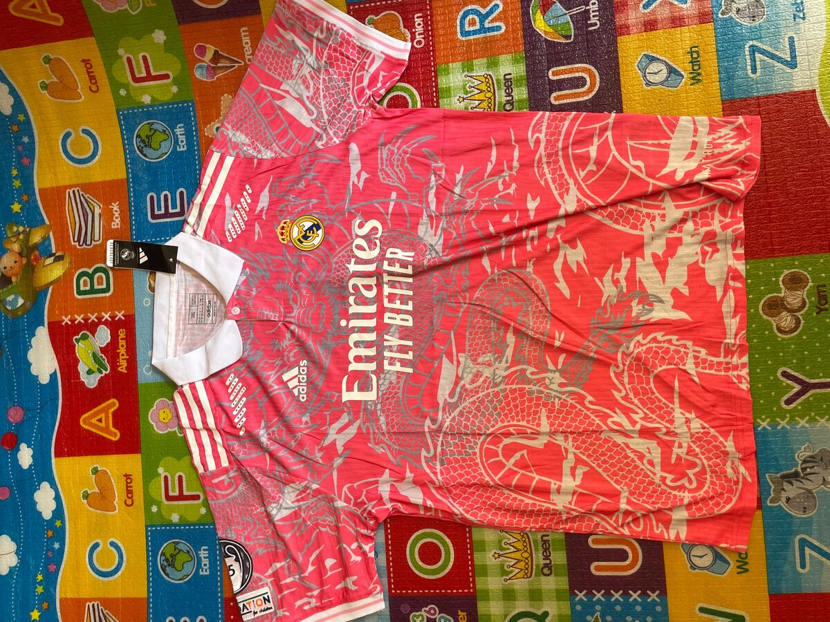 Maillot de Réal Madrid et autr