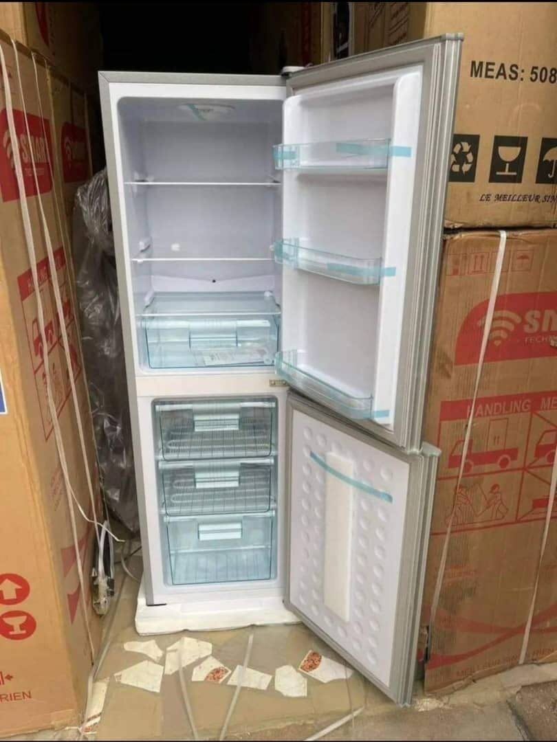 Réfrigérateur nasco 196 litres