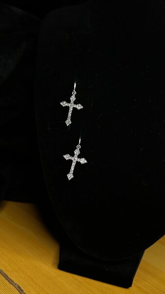 Boucles Croix Éclatantes