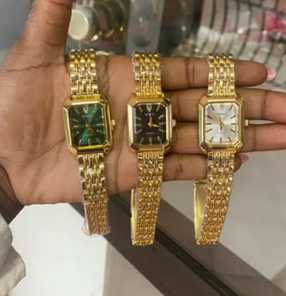 Simple yet super elegant ladies’ watches and bracelets 😍