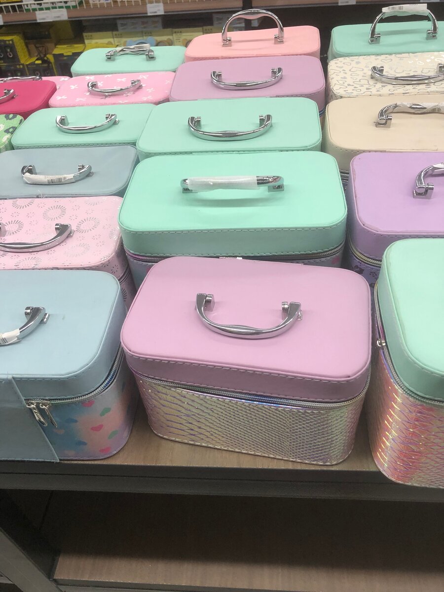 Coffret maquillage pastel élégant