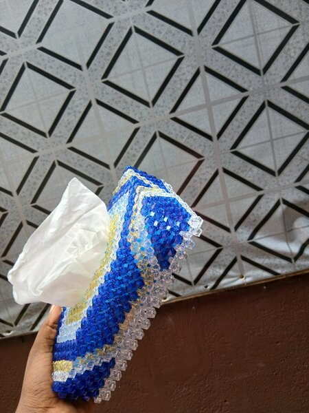 Boîte à mouchoirs en perles