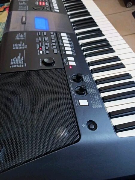 Piano électronique numérique