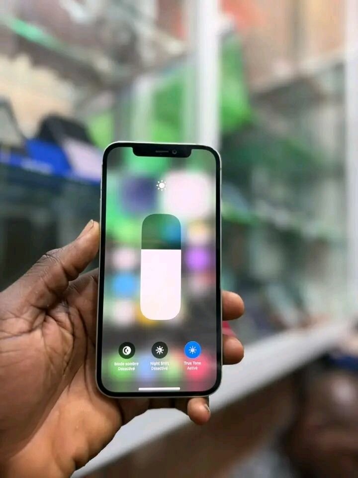 iPhone 12 Blanc 64 Go