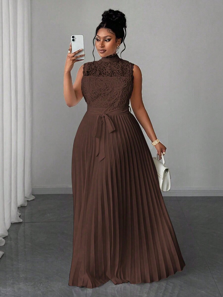 Robe élégante en dentelle plissée