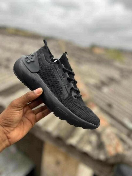 Chaussures de sport noires légères