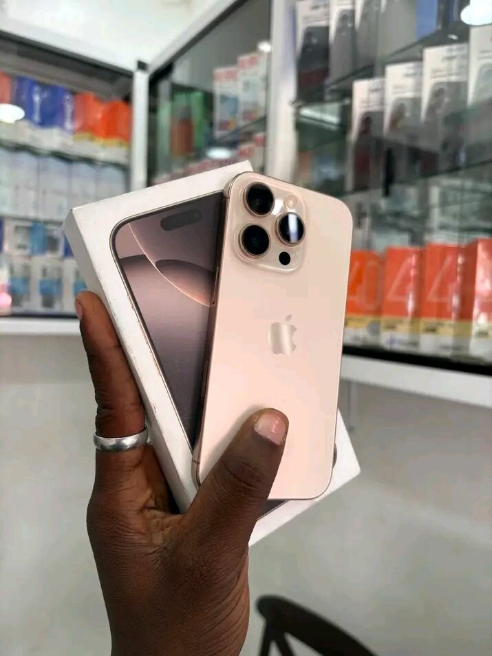 iPhone 14 Pro Max Gold