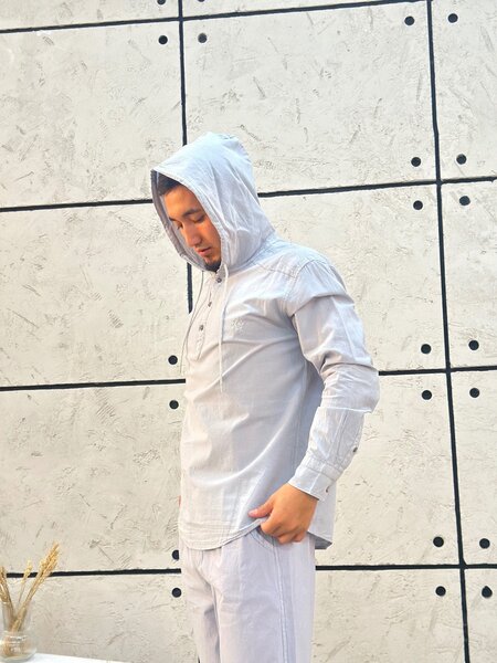 Камис с капюшоном короткий