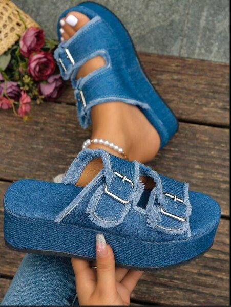 Demin heeled easy wear