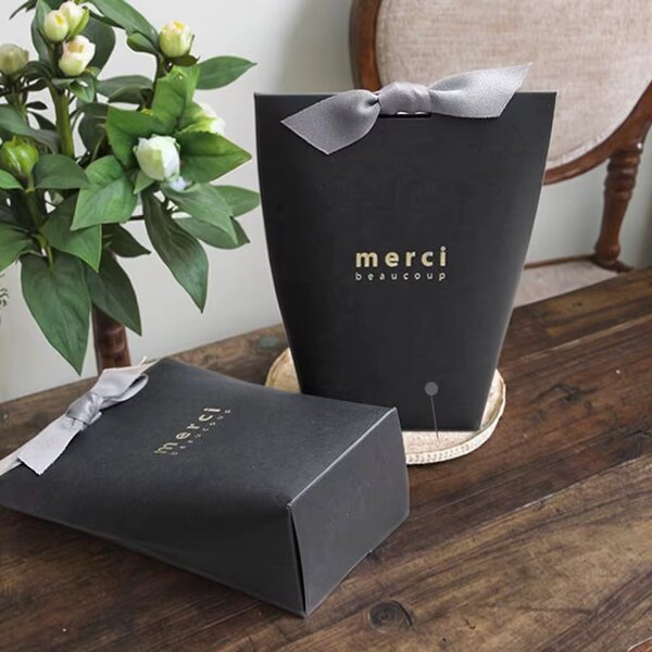 Boîtes cadeaux  noires lot 25