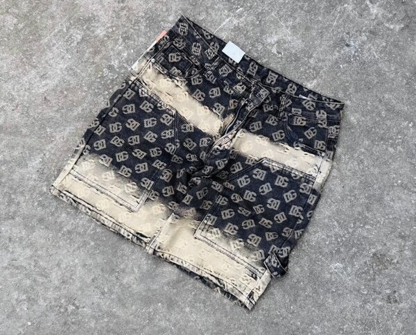 Short en denim délavé