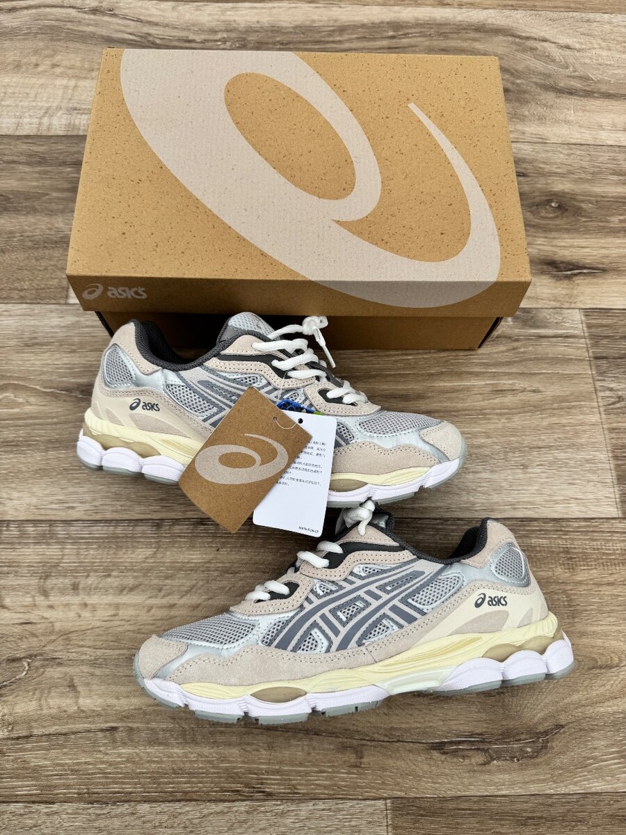 Chaussures de course ASICS élégantes