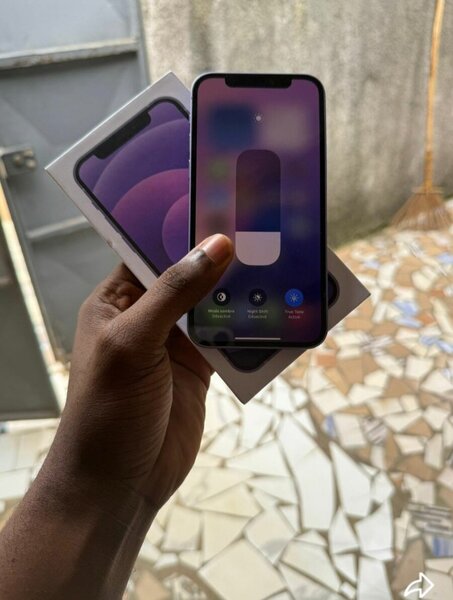 iPhone 12 violet 64 Go