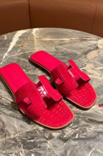 Sandales en cuir croco rouge