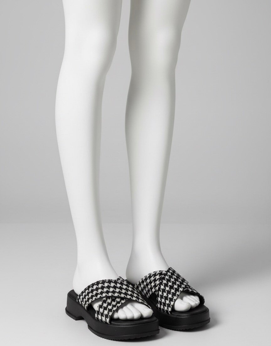 Sandales croisées motif pied-de-poule