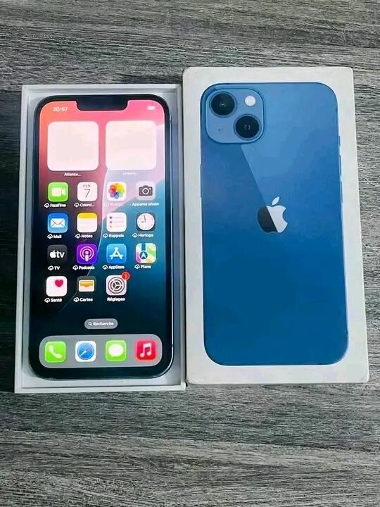 Apple iPhone 13 - Rose et Bleu
