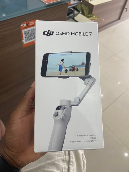 Stabilisateur DJI Osmo Mobile 7