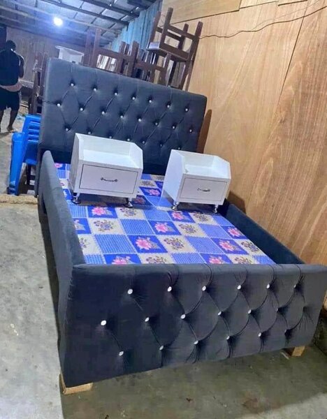 Lit élégant avec matelas