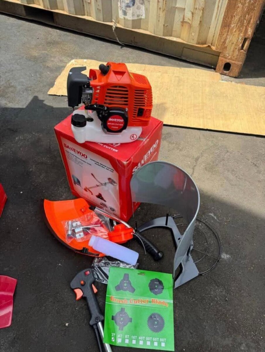 Débroussailleuse à essence puissante