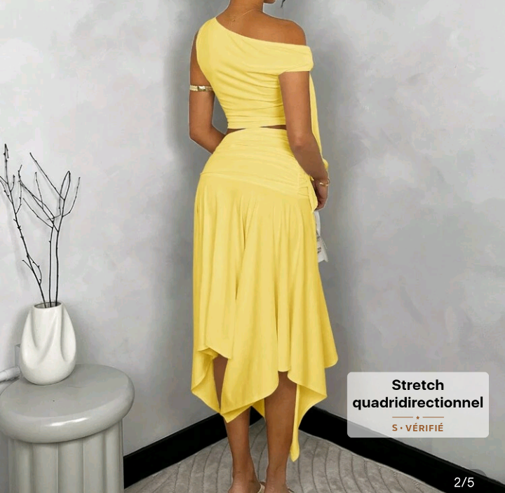 Ensemble asymétrique jaune