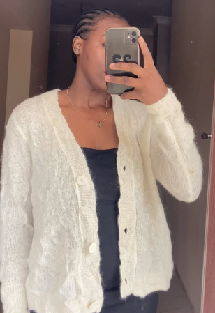  Short knitted Sweater  with buttons in pink  size: M/S