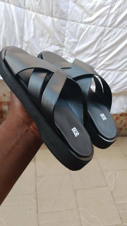 Sandales croisées en cuir