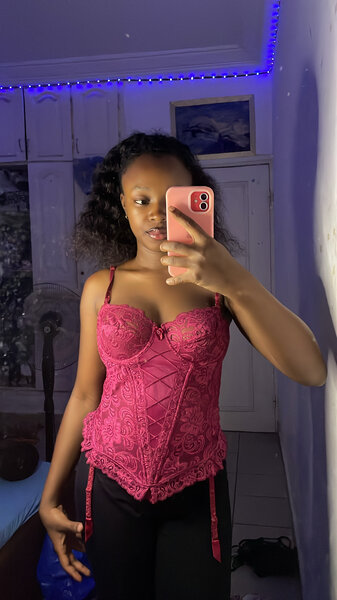 Corset en dentelle rouge