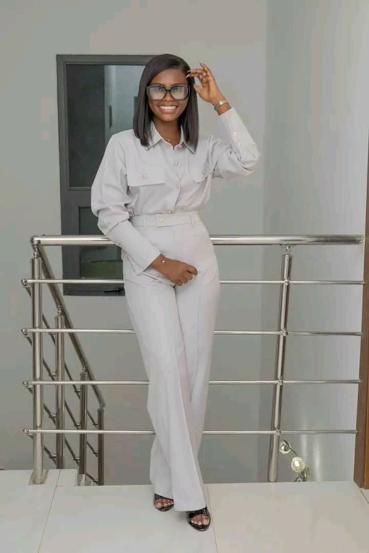 Costume élégant pour femme