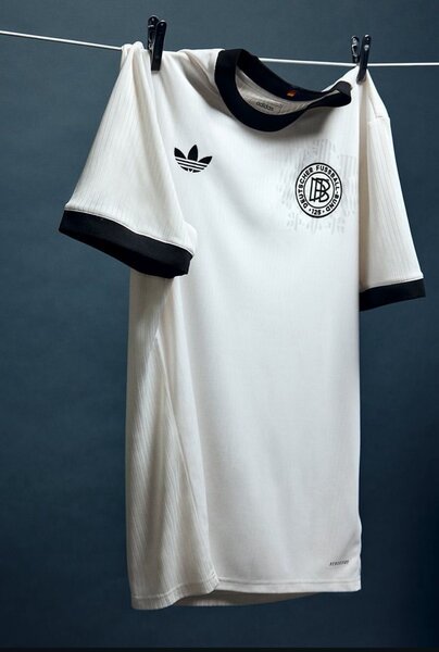 Maillot rétro Adidas classique