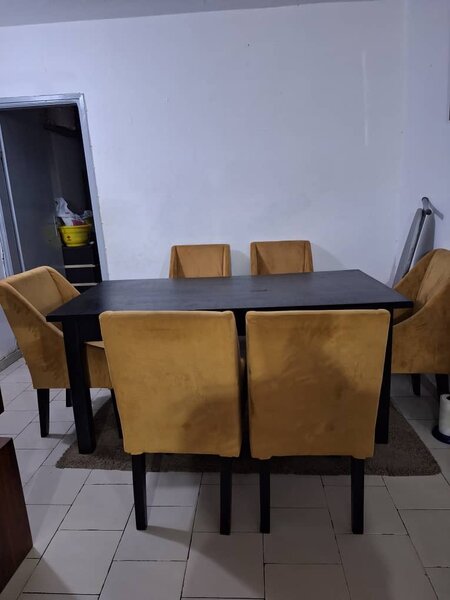 Ensemble Table et Chaises Modernes