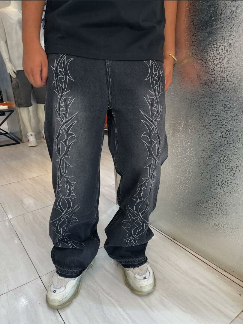 Jeans tendance brodés