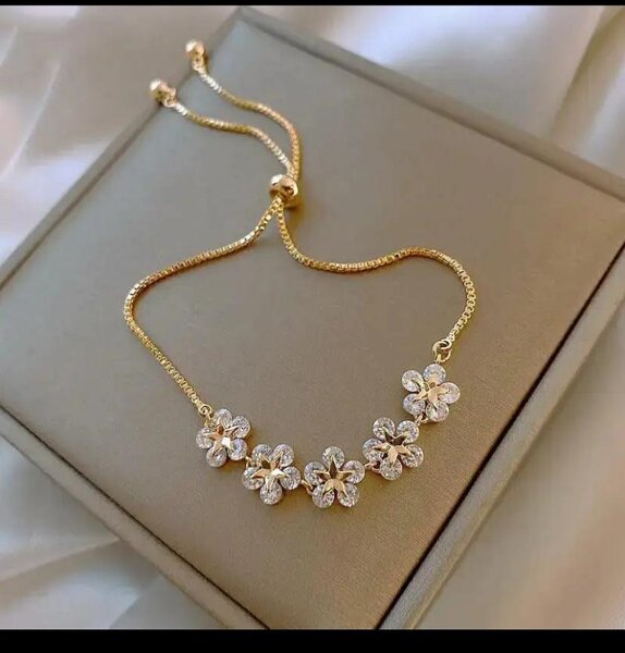 Bracelet élégant incrusté de strass pour femme