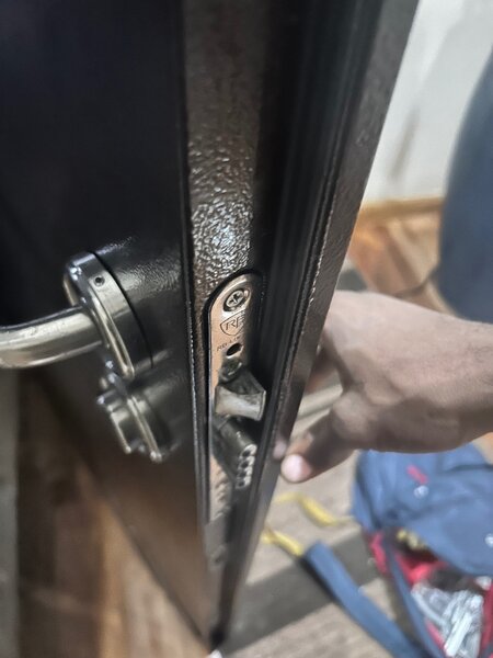 Security door repairs (locksmith)