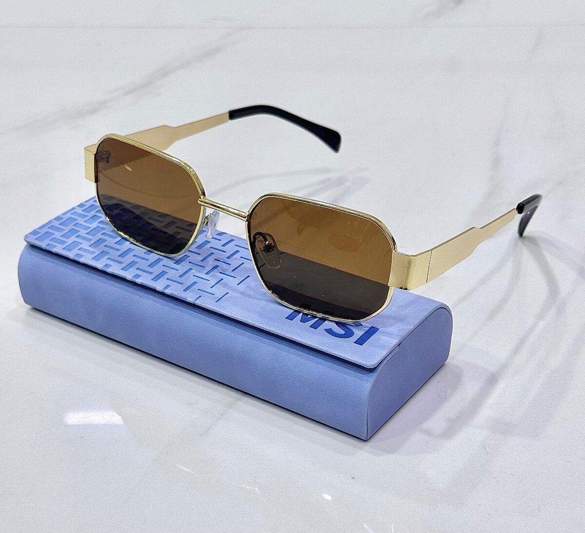 Lunettes de soleil hexagonales