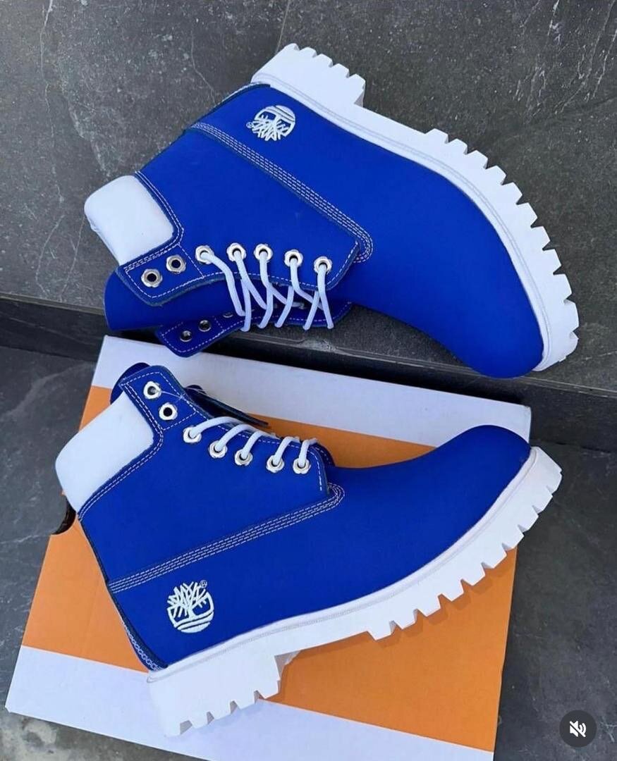TIMBERLAND BLUE AND WHITE