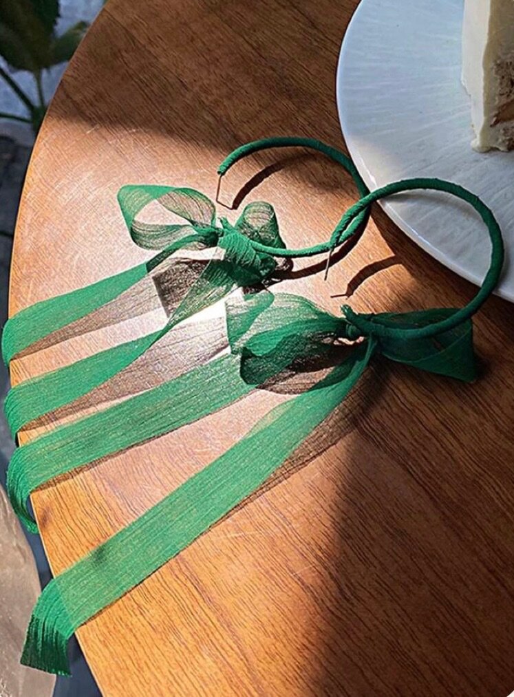 Boucles d'oreilles ruban élégantes