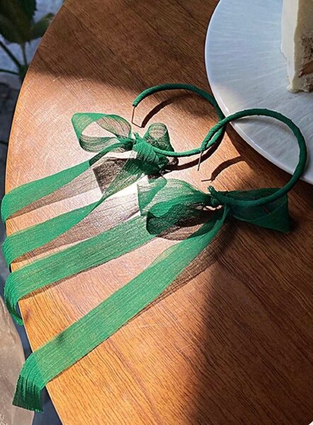 Boucles d'oreilles ruban élégantes