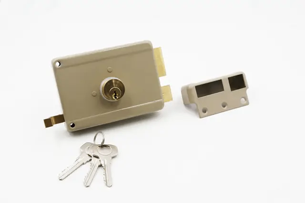 Serrure de porte robuste