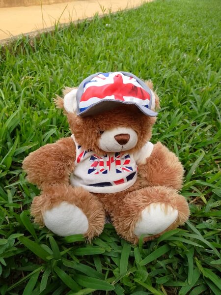 Ourson marron avec chapeau Union Jack
