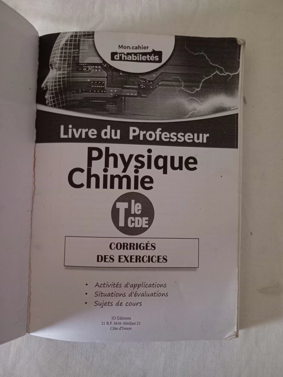 Livre Corrigés Physique-Chimie