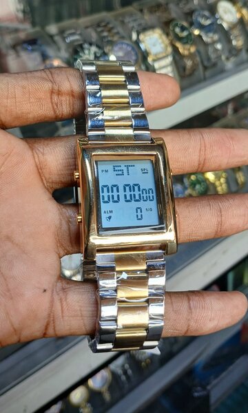 Montre numérique bicolore