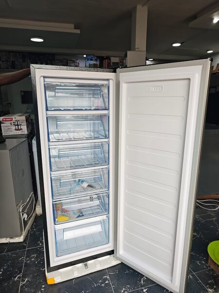 Congélateur vertical 6casier