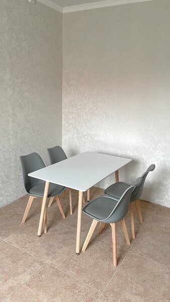 Столы и стулья. Размеры стола : 120*80*75 и 120*70*75