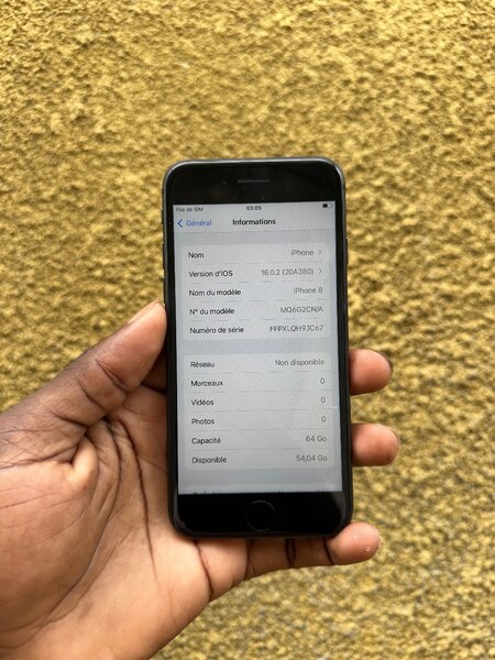 IPHONE 8 SIMPLE 64 G QUASI NEUF