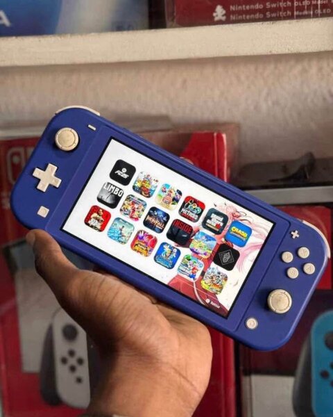 Console portable compacte