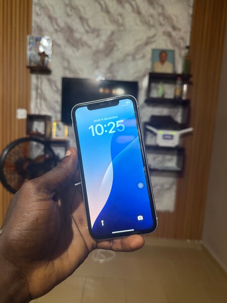 iPhone moderne blanc 64 Go