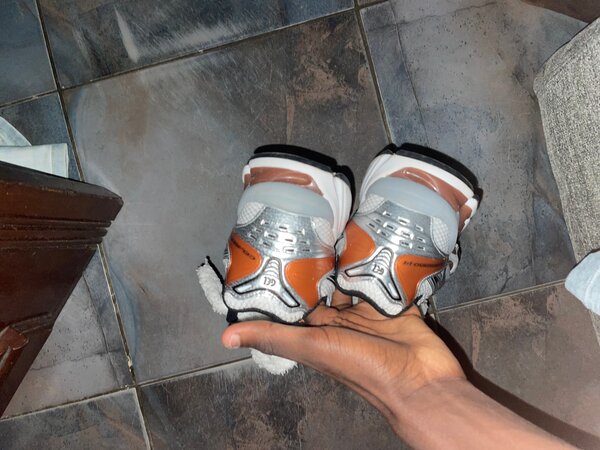 Chaussures de sport Asics blanches