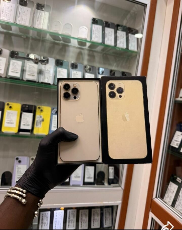 Smartphone haut de gamme doré