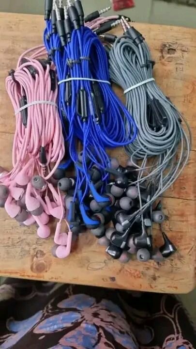 Brand New Wired Headsets   Super Bass  Strong & Durable